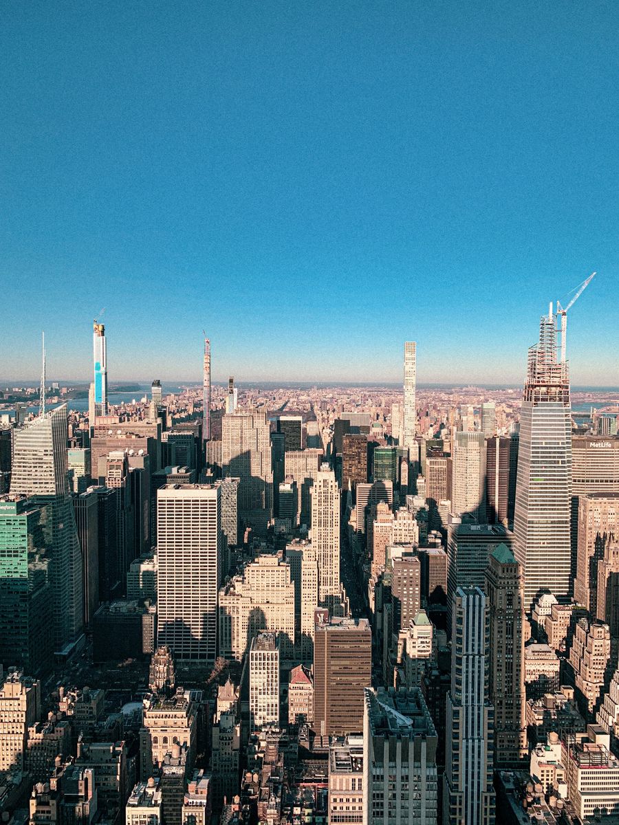 new york city buildings — Le métro de Belgium : entrez d'un toucher de téléphone, pas de file au distributeur.