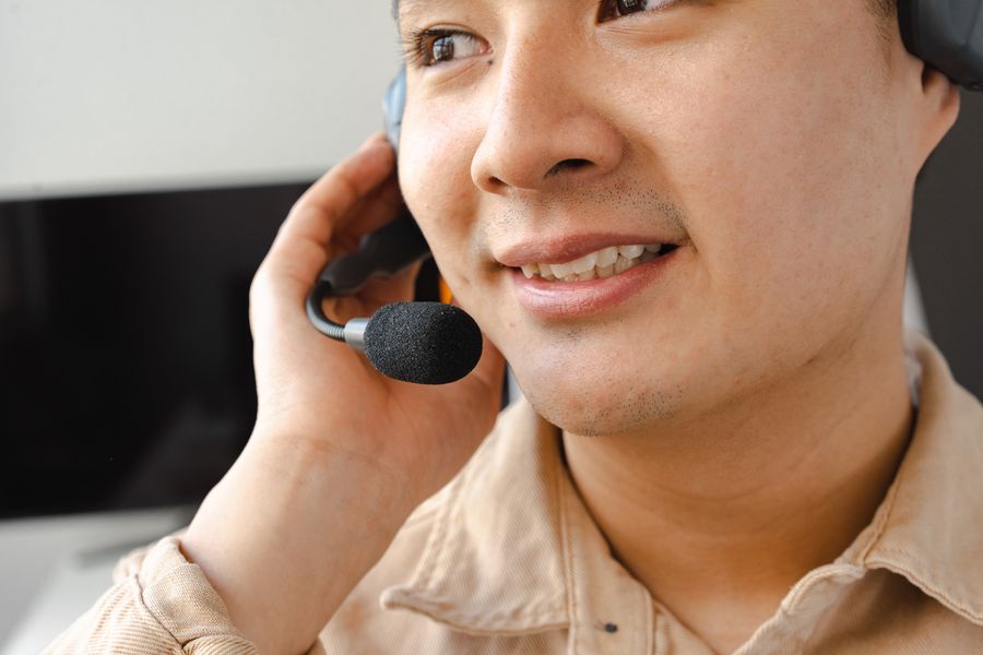 close up photo of an operator working — From question to next step: Data-Saver Setup shortens the path to a decision.